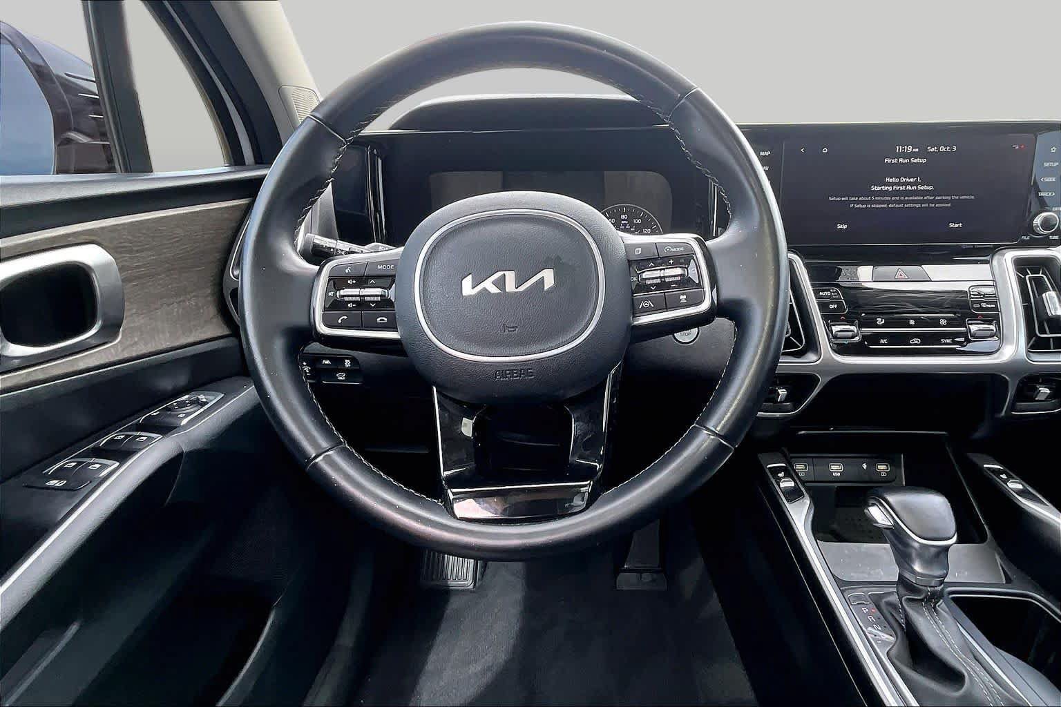 Used 2023 Kia Sorento EX w/ Panoramic Sunroof Package FWD image 6
