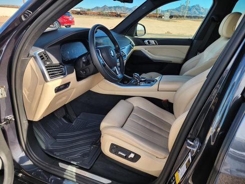 Used 2022 BMW X5 xDrive40i w/ Executive Package image 16
