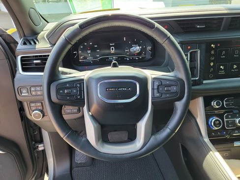 Used 2024 GMC Yukon Denali w/ Advanced Technology Package AWD/4WD image 19