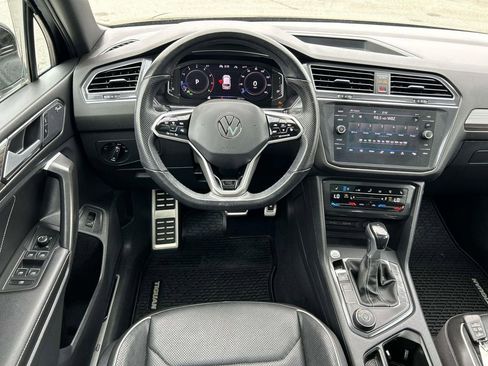 Used 2022 Volkswagen Tiguan SEL R-Line AWD/4WD image 9