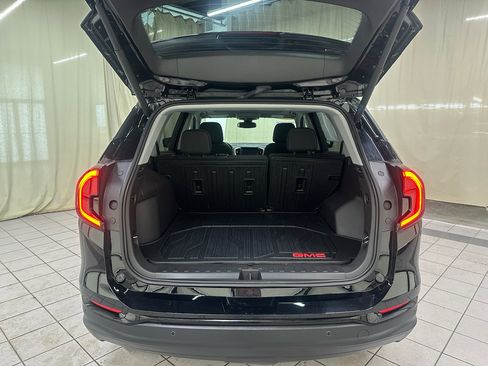 Used 2024 GMC Terrain SLE w/ Driver Convenience Package AWD/4WD image 8