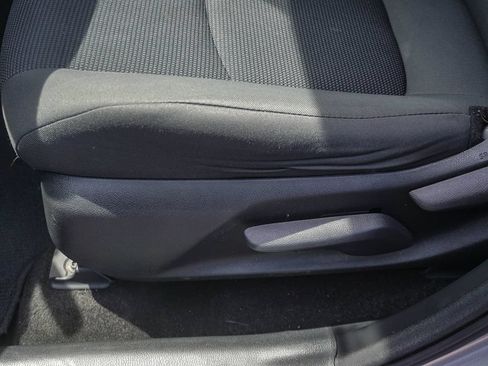 Used 2020 Toyota RAV4 LE w/ Carpet Mat Package AWD/4WD image 20