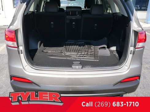 Used 2017 Kia Sorento FWD w/ LX Convenience Package image 17