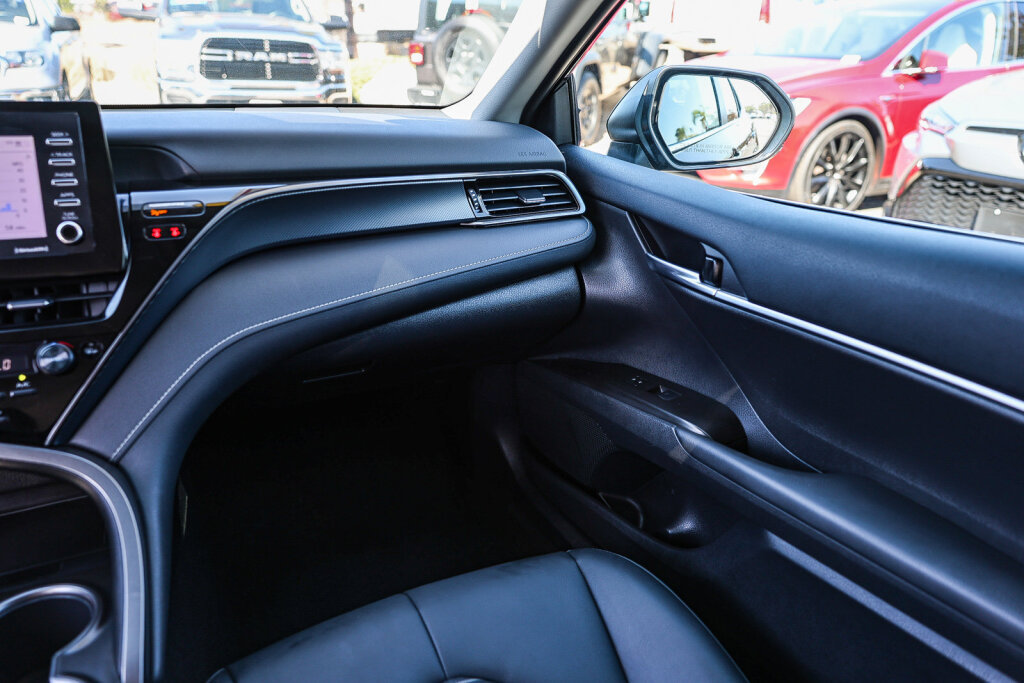 Certified 2024 Toyota Camry SE FWD image 5