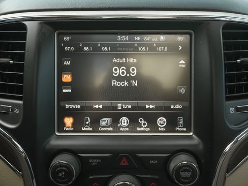 Used 2017 Jeep Grand Cherokee Overland image 12