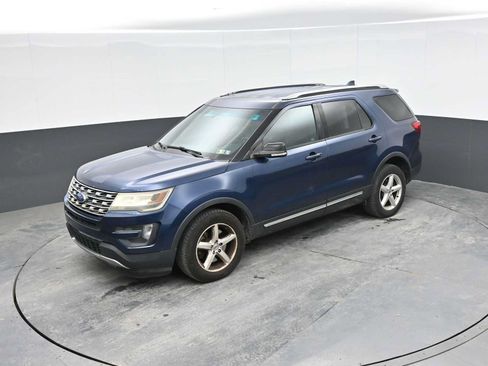 Used 2016 Ford Explorer XLT w/ Equipment Group 202A AWD/4WD image 15