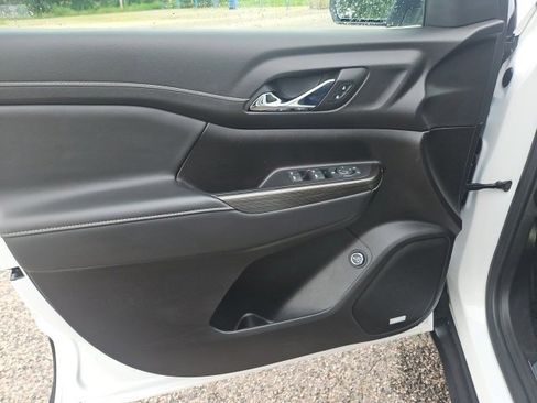 Certified 2023 GMC Acadia SLT image 15