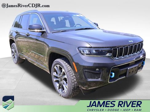 Used 2023 Jeep Grand Cherokee Overland AWD/4WD image 5