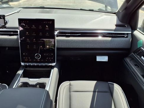 New 2026 GMC Sierra EV Elevation image 17