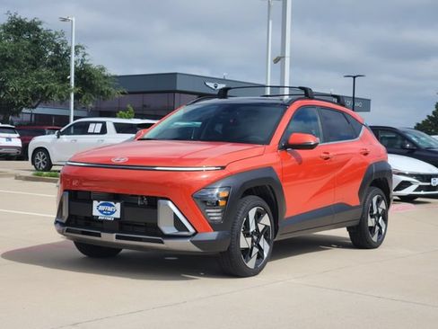 Certified 2025 Hyundai Kona Limited AWD/4WD image 2
