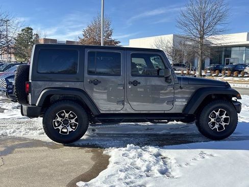 Used 2018 Jeep Wrangler Unlimited Sport w/ Connectivity Group image 2