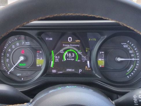 Used 2024 Jeep Wrangler Unlimited Sahara AWD/4WD image 26
