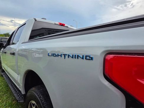 Used 2023 Ford F150 Lightning XLT AWD/4WD image 14