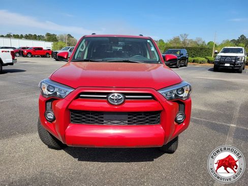 Used 2024 Toyota 4Runner SR5 RWD image 10