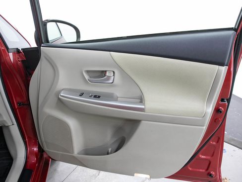 Used 2014 Toyota Prius V Three FWD image 11
