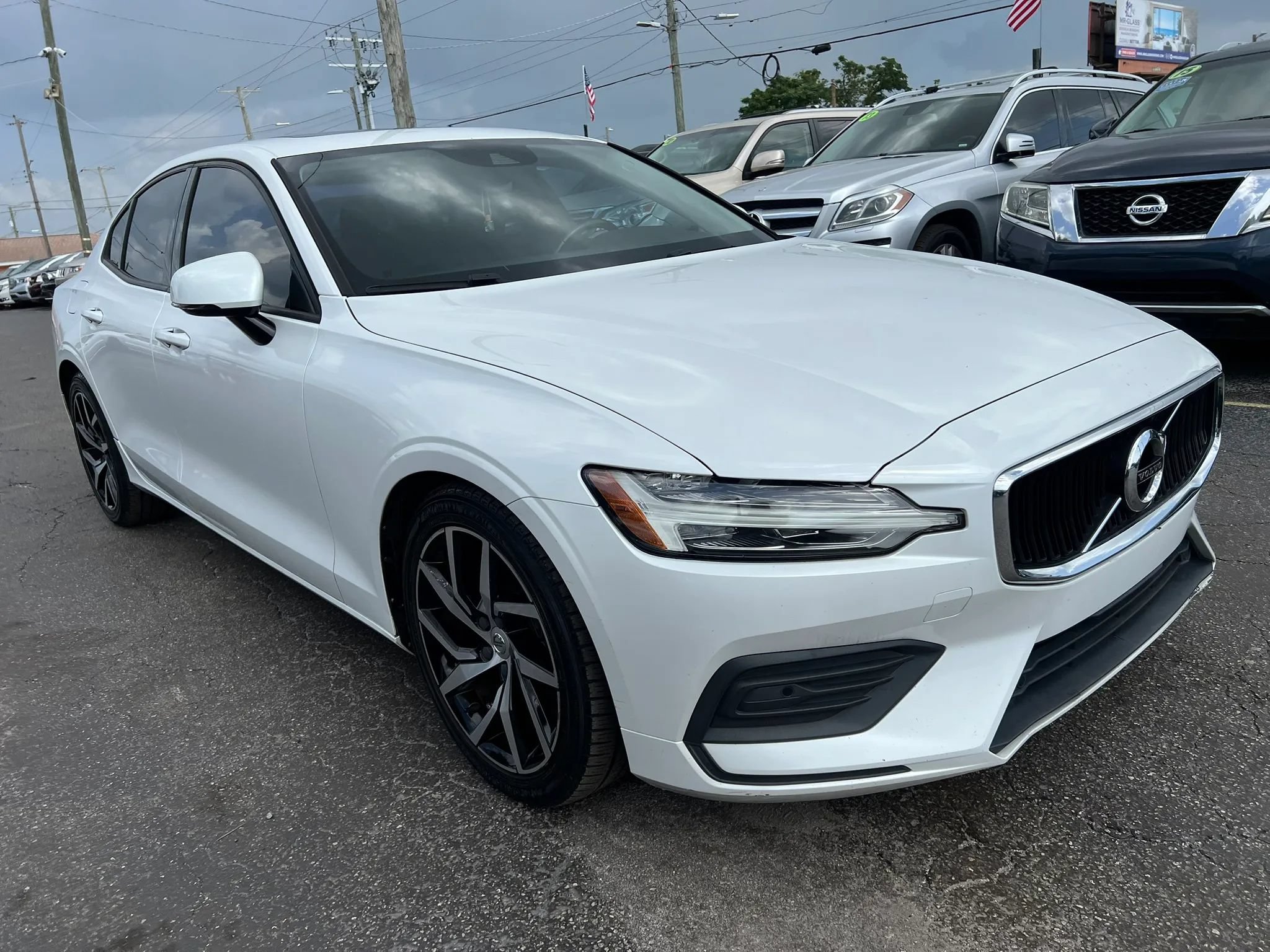 Used 2020 Volvo S60 T6 Momentum AWD/4WD image 4