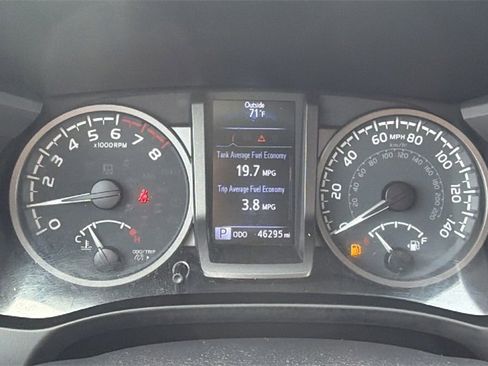 Certified 2023 Toyota Tacoma TRD Off-Road image 25