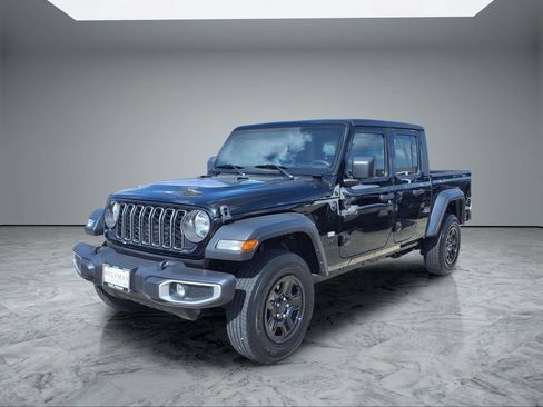 Used 2024 Jeep Gladiator Sport AWD/4WD image 3