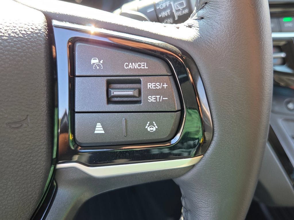 Used 2025 Honda Odyssey Touring image 23