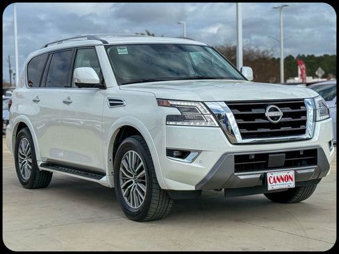 Used 2024 Nissan Armada SL w/ Captain's Chairs Package image 6