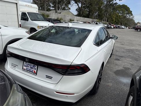 Used 2025 Honda Accord Touring image 3