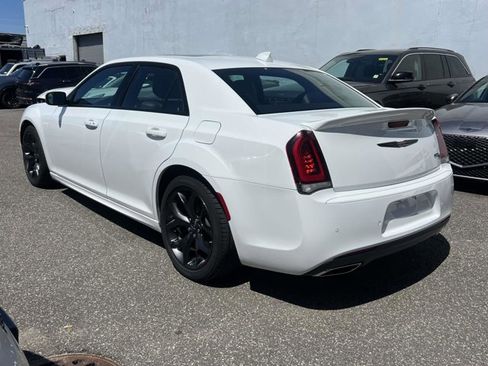 Used 2023 Chrysler 300 S w/ Comfort Group RWD image 6