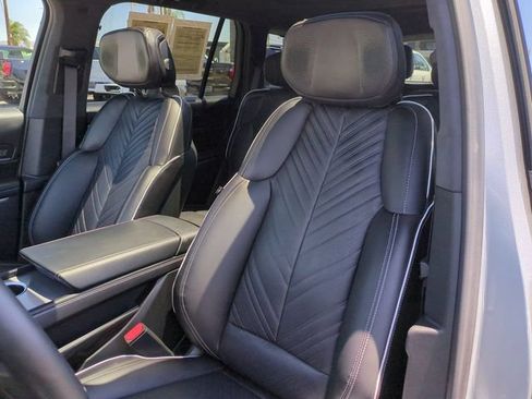 Used 2026 Cadillac Vistiq Platinum w/ LPO, Floor Liner Package AWD/4WD image 19