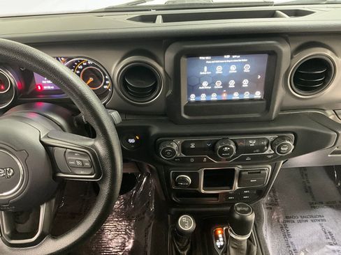 Used 2022 Jeep Wrangler Unlimited Sport AWD/4WD image 6