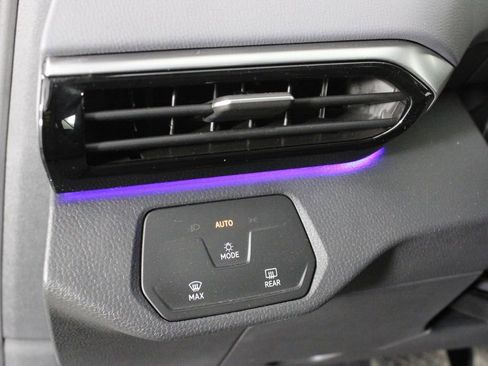 Used 2021 Volkswagen ID.4 Pro image 15