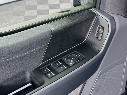 Used 2023 Ford F150 Lightning XLT image 23