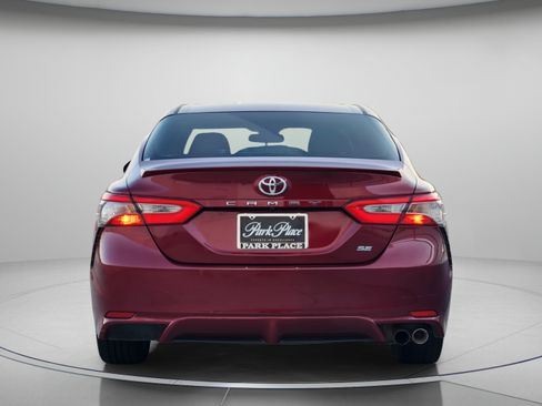 Used 2018 Toyota Camry SE FWD image 4