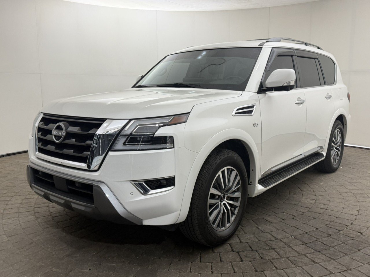 Used 2021 Nissan Armada SL w/ Captain's Chairs Package AWD/4WD image 3