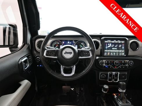 Used 2022 Jeep Wrangler Unlimited Sahara image 34