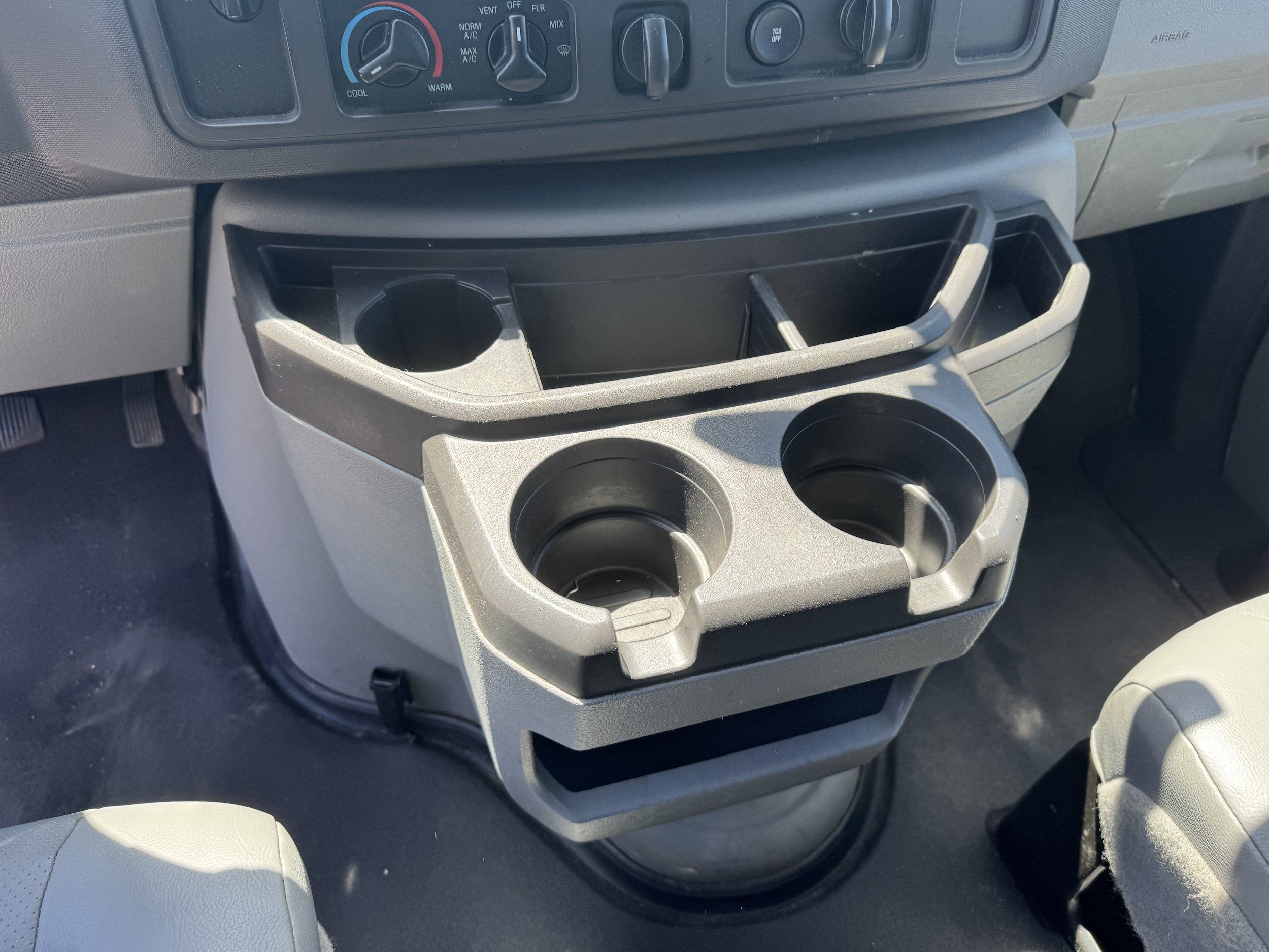 Used 2013 Ford E-350 and Econoline 350 Super Duty w/ PWR Group RWD image 19