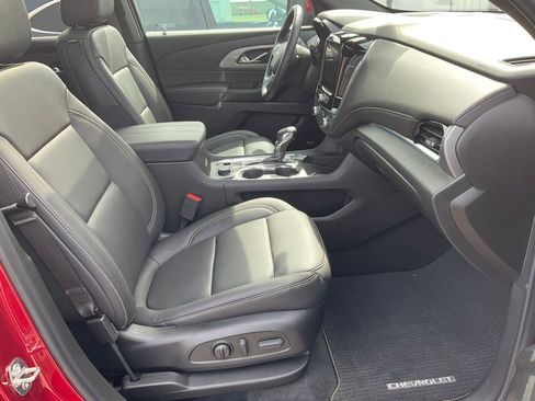 Used 2023 Chevrolet Traverse LT w/ LT Premium Package AWD/4WD image 22