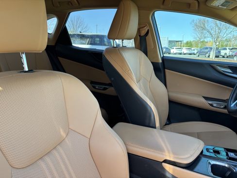 Used 2024 Lexus NX 250 FWD w/ Towing Package (2000 Lbs) image 35