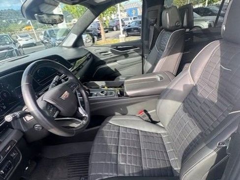 Used 2023 Cadillac Escalade ESV V image 12