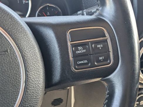 Used 2013 Jeep Wrangler Unlimited Rubicon w/ Connectivity Group AWD/4WD image 22