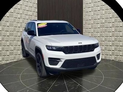 Used 2024 Jeep Grand Cherokee Altitude