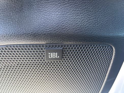 Used 2017 Toyota Tacoma SR5 image 18