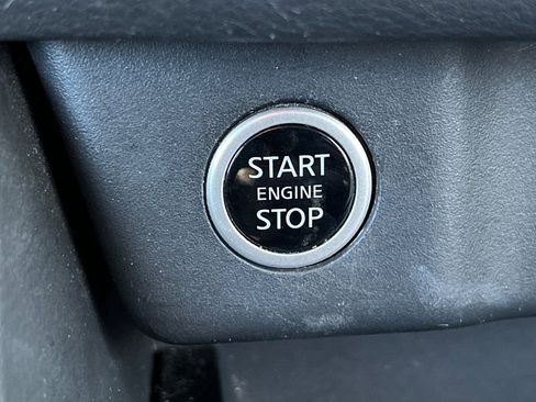 Used 2023 Nissan Rogue SV image 29