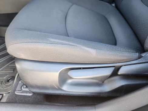 Used 2021 Toyota Corolla LE image 8