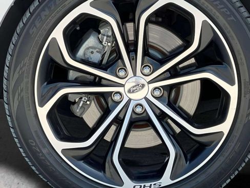 Used 2018 Ford Taurus SHO AWD/4WD image 37