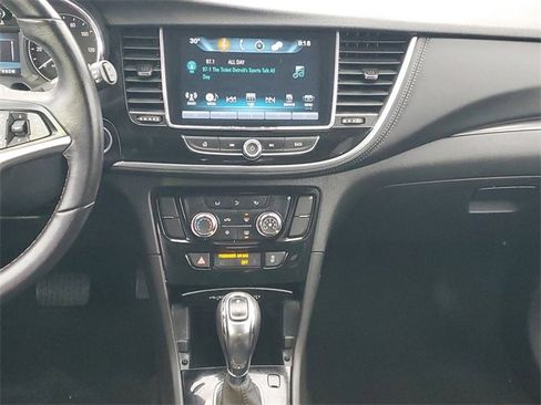 Used 2020 Buick Encore Preferred image 12