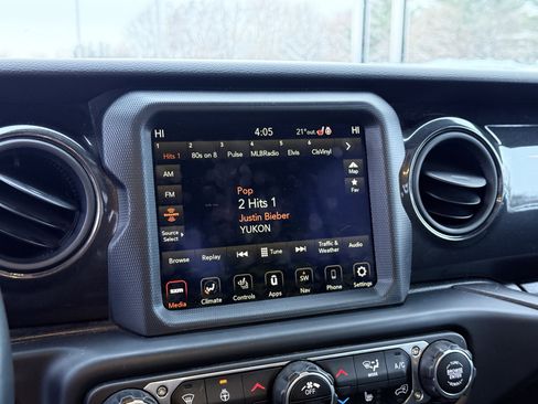 Used 2022 Jeep Gladiator Sport image 20