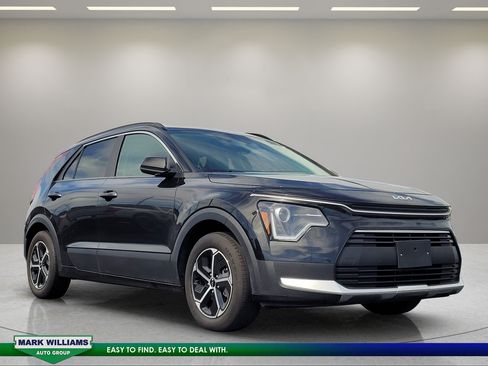 Used 2025 Kia Niro LX FWD image 1