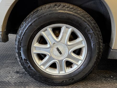 Used 2004 Lincoln Aviator Luxury image 23