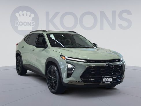 New 2026 Chevrolet Trax ACTIV w/ Sunroof Package image 2