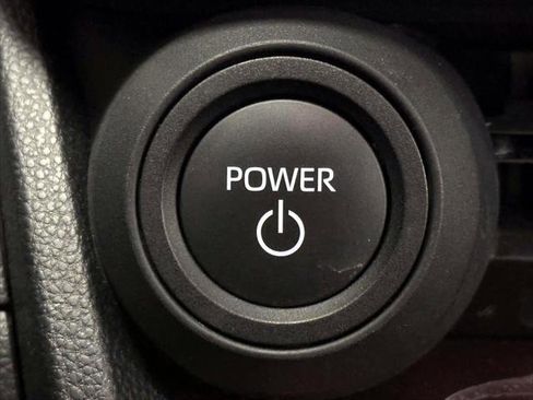 Used 2025 Toyota Prius SE image 23