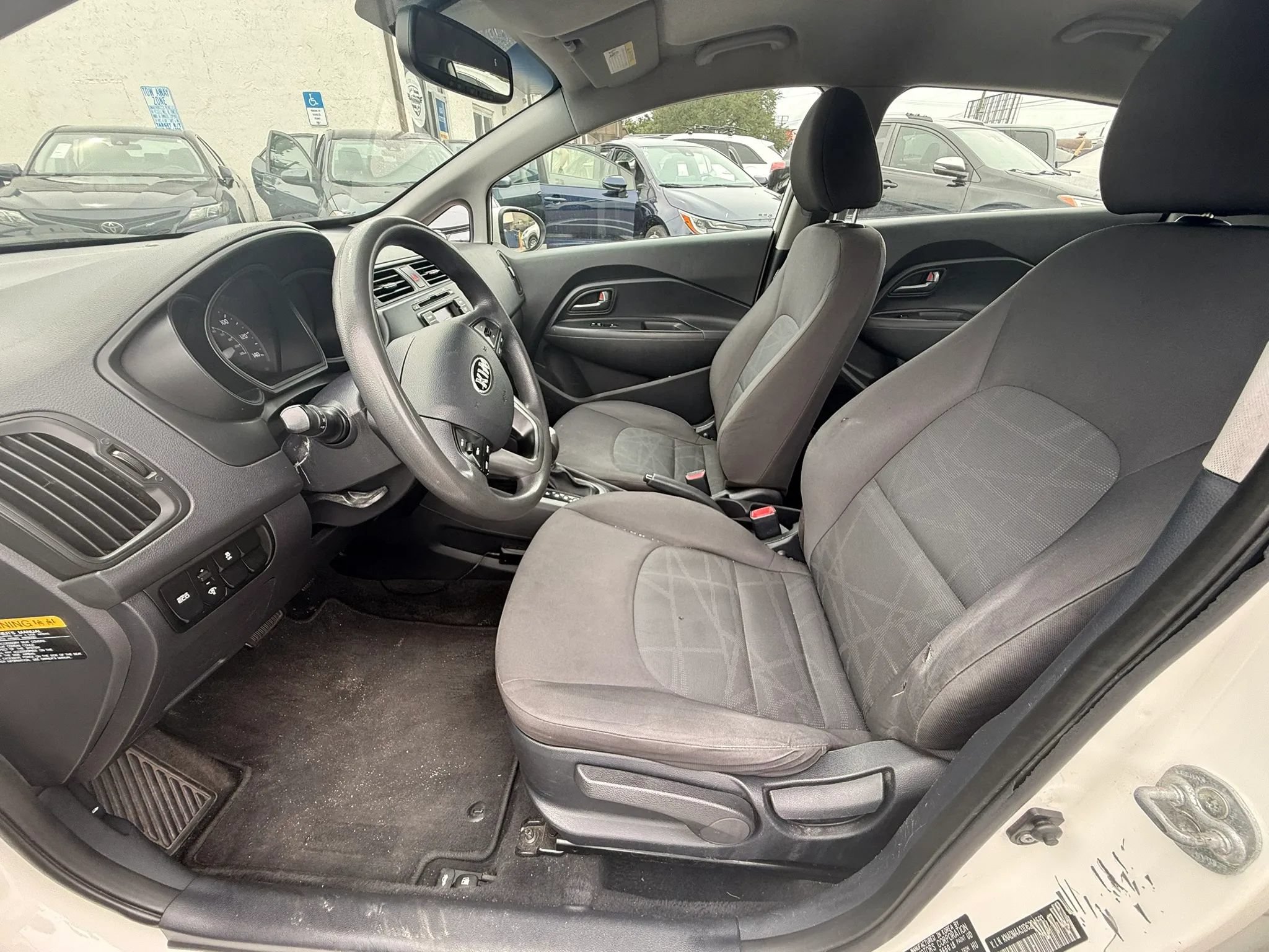 Used 2013 Kia Rio LX w/ PWR Pkg FWD image 9